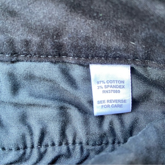 CATO Black Flat Front Pleated Dress Capris Size 8 - Picture 5 of 16